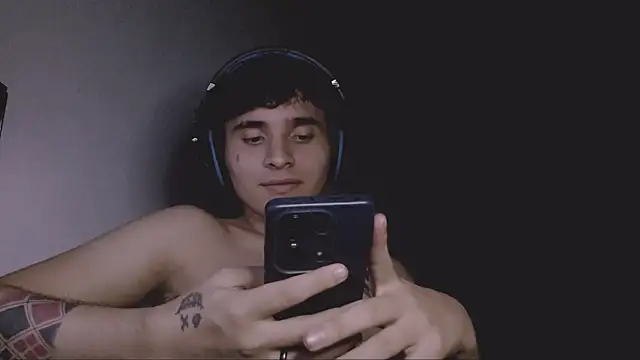 Snapshot of Charley_quin chatting on 09-12-25, 03:17 Charley quin online show from 09-12-25, 03:17