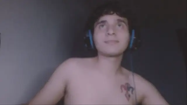 Snapshot of Charley_quin chatting on 09-13-25, 04:12 Charley quin online show from 09-13-25, 04:12