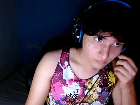 Snapshot of Charley_quin chatting on 03-06-26, 02:52 Charley quin online show from 03-06-26, 02:52