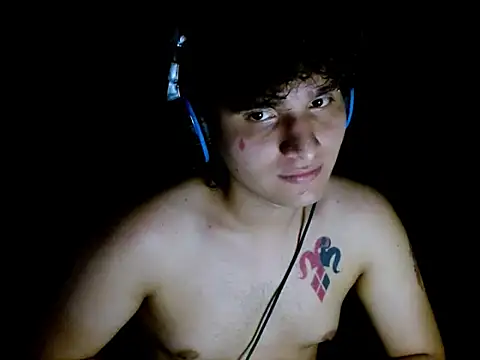 Snapshot of Charley_quin chatting on 03-10-26, 03:00 Charley quin online show from 03-10-26, 03:00