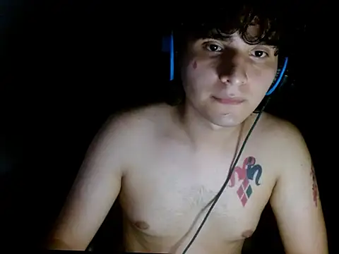 Snapshot of Charley_quin chatting on 03-12-26, 02:29 Charley quin online show from 03-12-26, 02:29