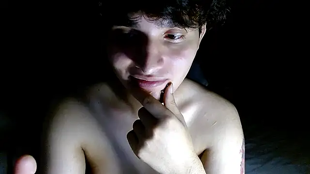 Snapshot of Charley_quin chatting on 06-03-26, 01:19 Charley quin online show from 06-03-26, 01:19
