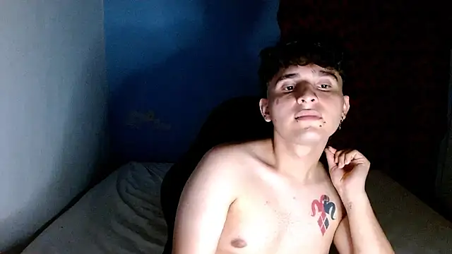 Snapshot of Charley_quin chatting on 06-11-26, 01:27 Charley quin online show from 06-11-26, 01:27