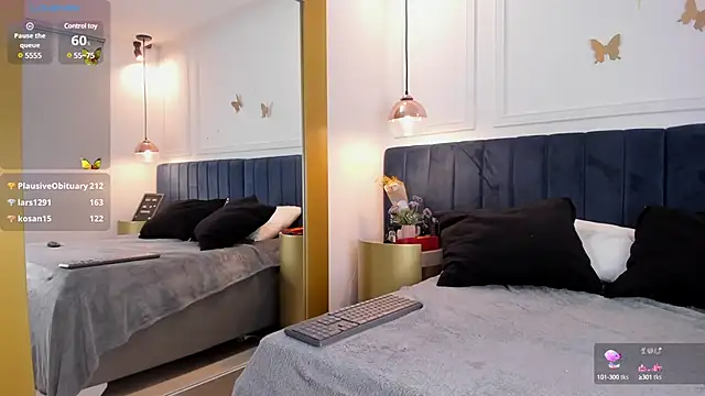 Snapshot of CarlaRossi_ chatting on 03-09-25, 10:41 CarlaRossi online show from 03-09-25, 10:41