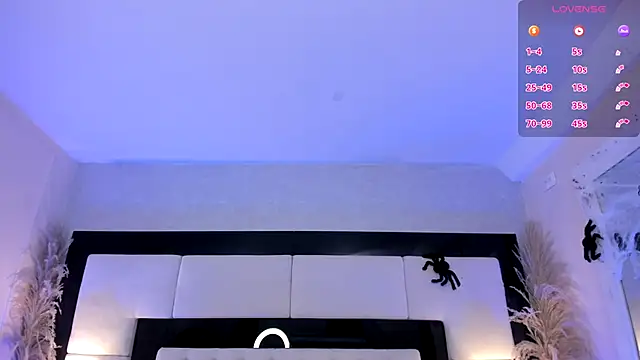 Snapshot of CarlaRossi_ chatting on 10-13-25, 07:36 CarlaRossi online show from 10-13-25, 07:36