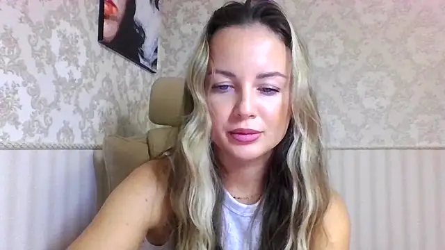 Snapshot of jennifer838 chatting on 10-31-25, 06:20 jennifer838 online show from 10-31-25, 06:20