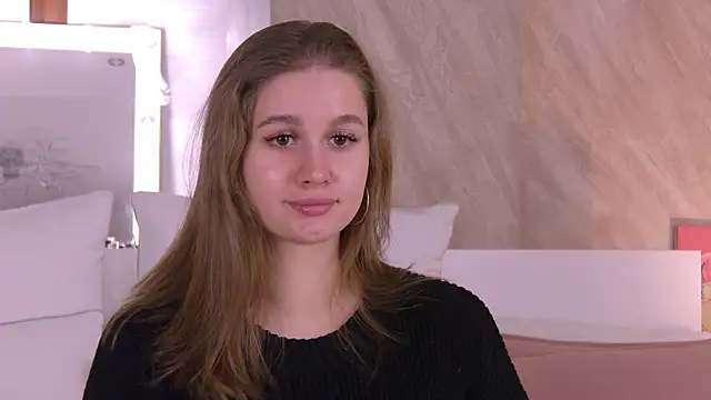 EllieHayes online show from 11-17-25, 06:24