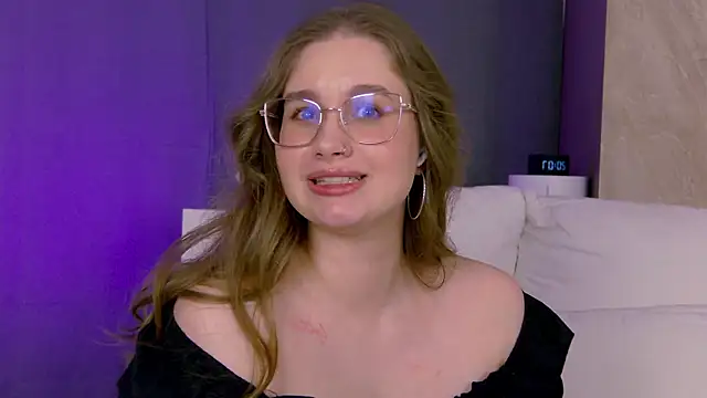 EllieHayes online show from 06-19-26, 05:06