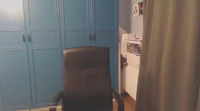 Snapshot of CuteMan33 chatting on 12-23-24, 01:08 CuteMan33 online show from 12-23-24, 01:08