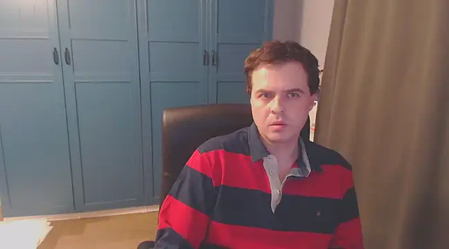 Snapshot of CuteMan33 chatting on 01-10-25, 05:26 CuteMan33 online show from 01-10-25, 05:26