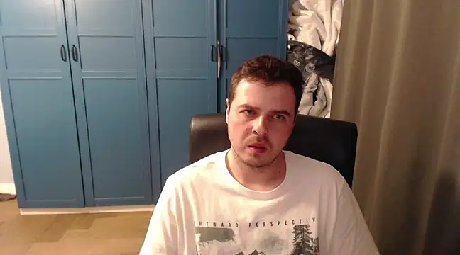 Snapshot of CuteMan33 chatting on 03-18-25, 10:04 CuteMan33 online show from 03-18-25, 10:04