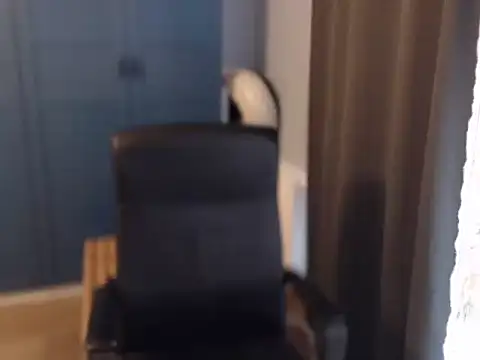 Snapshot of CuteMan33 chatting on 11-01-25, 01:46 CuteMan33 online show from 11-01-25, 01:46