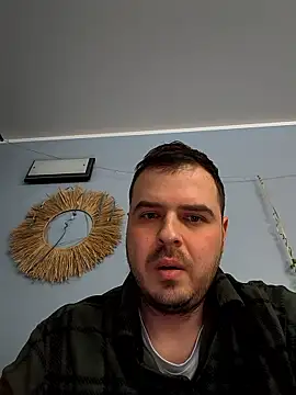 Snapshot of CuteMan33 chatting on 01-06-26, 10:56 CuteMan33 online show from 01-06-26, 10:56