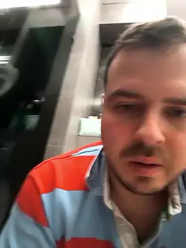 Snapshot of CuteMan33 chatting on 01-10-26, 01:07 CuteMan33 online show from 01-10-26, 01:07