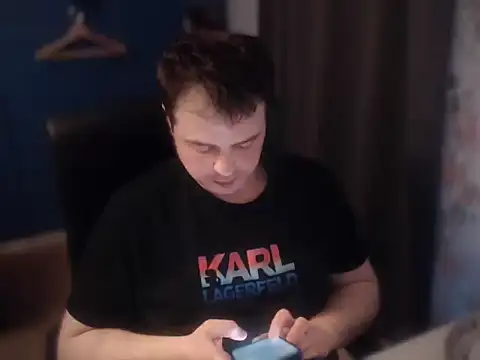 Snapshot of CuteMan33 chatting on 02-22-26, 03:43 CuteMan33 online show from 02-22-26, 03:43