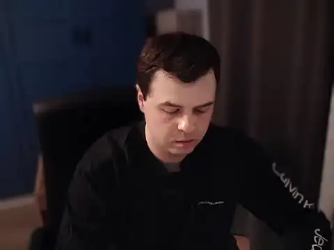 Snapshot of CuteMan33 chatting on 03-08-26, 11:30 CuteMan33 online show from 03-08-26, 11:30