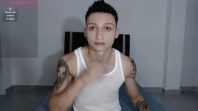 arthurphoenix  online show from 12-20-24, 08:06