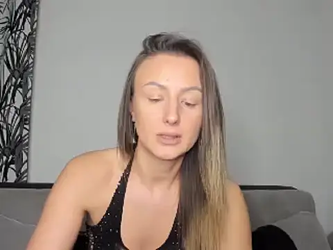 Snapshot of AudreyJoy chatting on 02-16-25, 01:14 AudreyJoy online show from 02-16-25, 01:14