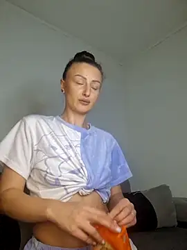 Snapshot of AudreyJoy chatting on 02-16-25, 10:10 AudreyJoy online show from 02-16-25, 10:10