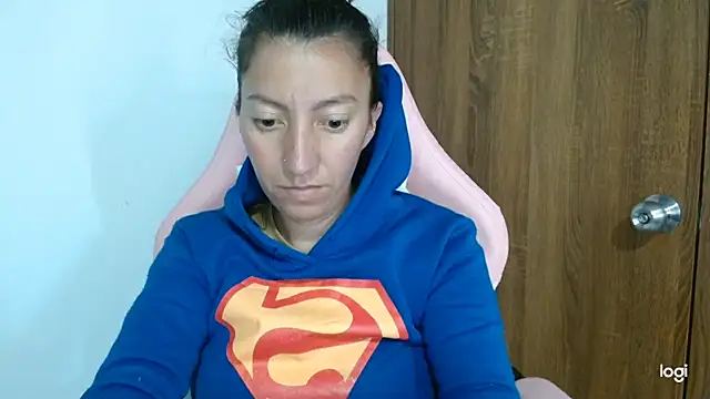 Snapshot of kaybabyhot chatting on 10-02-25, 04:36 kaybabyhot online show from 10-02-25, 04:36