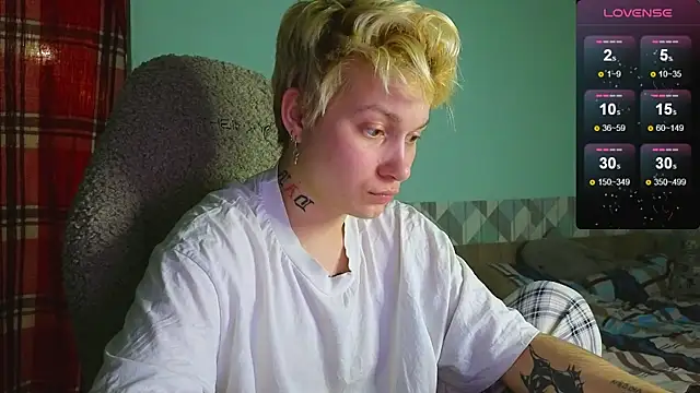 Snapshot of esajukyy chatting on 12-15-24, 12:49 esajukyy online show from 12-15-24, 12:49