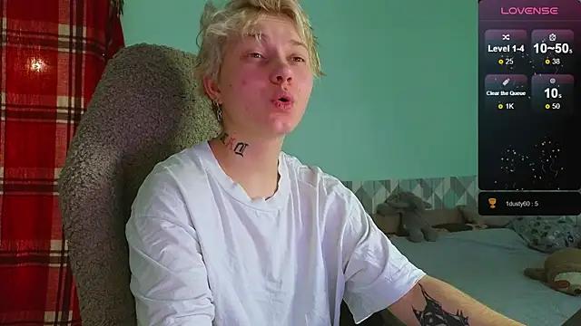 Snapshot of esajukyy chatting on 01-06-25, 03:09 esajukyy online show from 01-06-25, 03:09