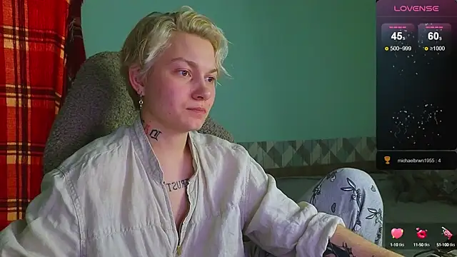 Snapshot of esajukyy chatting on 01-12-25, 03:57 esajukyy online show from 01-12-25, 03:57