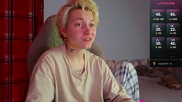 Snapshot of esajukyy chatting on 02-10-25, 01:44 esajukyy online show from 02-10-25, 01:44