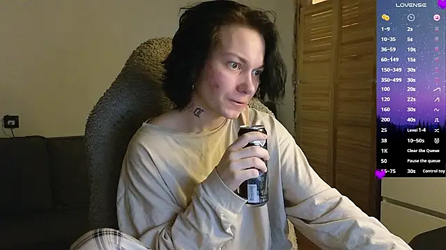 Snapshot of esajukyy chatting on 03-10-26, 02:11 esajukyy online show from 03-10-26, 02:11