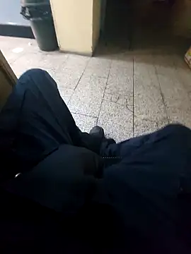 Snapshot of Cuming_Out chatting on 03-04-26, 07:36 Cuming Out online show from 03-04-26, 07:36