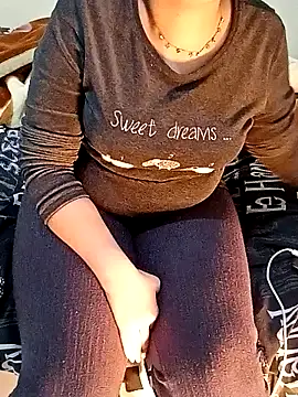 Snapshot of ShadiaStar chatting on 01-21-25, 10:41 ShadiaStar online show from 01-21-25, 10:41