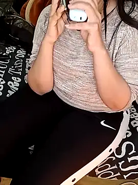 Snapshot of ShadiaStar chatting on 02-20-25, 04:57 ShadiaStar online show from 02-20-25, 04:57