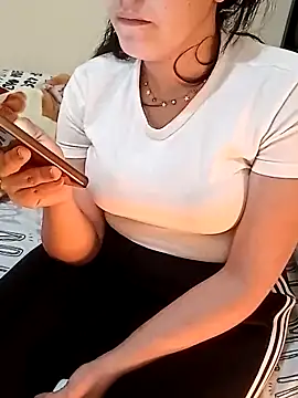 Snapshot of ShadiaStar chatting on 02-27-25, 08:31 ShadiaStar online show from 02-27-25, 08:31