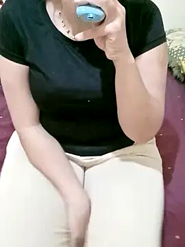 Snapshot of ShadiaStar chatting on 03-21-25, 07:46 ShadiaStar online show from 03-21-25, 07:46