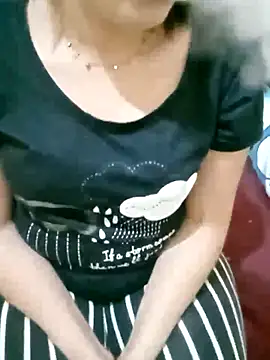 Snapshot of ShadiaStar chatting on 03-23-25, 03:43 ShadiaStar online show from 03-23-25, 03:43