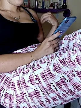 Snapshot of ShadiaStar chatting on 10-02-25, 01:29 ShadiaStar online show from 10-02-25, 01:29