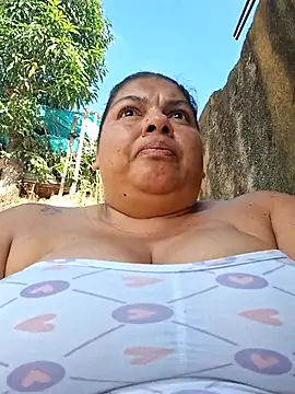 Snapshot of chubby_sexy_big_tits chatting on 09-13-25, 01:00 chubby sexy big tits online show from 09-13-25, 01:00