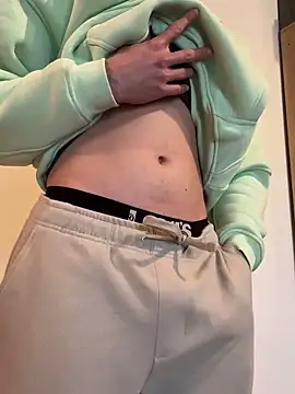 Snapshot of Jamie_2006 chatting on 12-21-24, 11:22 Jamie 2006 online show from 12-21-24, 11:22