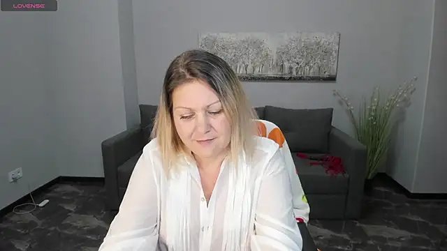 Snapshot of Milana_Blake chatting on 01-07-25, 03:44 Milana Blake online show from 01-07-25, 03:44