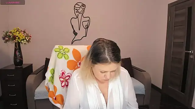 Snapshot of Milana_Blake chatting on 01-09-25, 04:06 Milana Blake online show from 01-09-25, 04:06