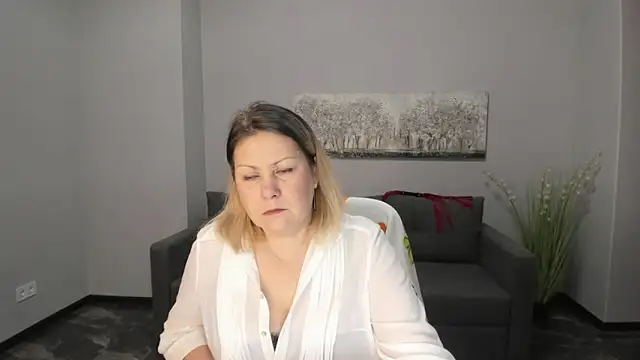 Snapshot of Milana_Blake chatting on 01-10-25, 09:44 Milana Blake online show from 01-10-25, 09:44