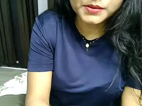 Snapshot of Hritvika chatting on 02-17-26, 11:18 Hritvika online show from 02-17-26, 11:18