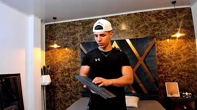 Flynn Riider online show from 01-18-25, 11:43