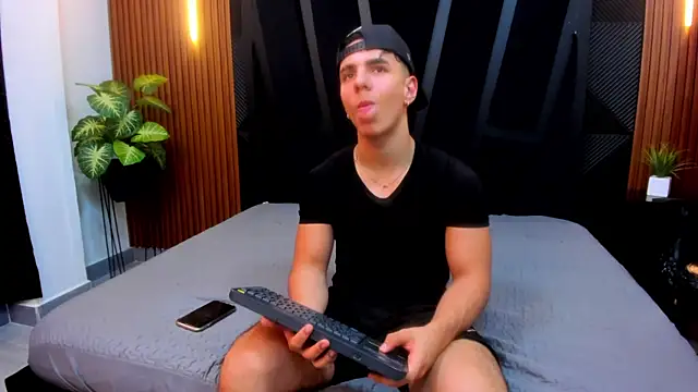 Flynn Riider online show from 01-24-25, 05:42