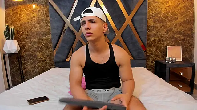 Flynn Riider online show from 02-27-25, 02:43