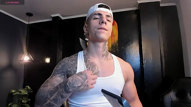 Flynn Riider online show from 12-14-25, 01:38