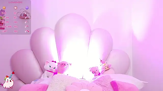 Snapshot of zoewillian chatting on 05-15-26, 09:44 zoewillian online show from 05-15-26, 09:44