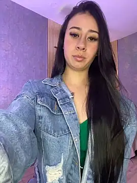 Snapshot of Zoee_t chatting on 11-20-25, 03:18 Zoee t online show from 11-20-25, 03:18