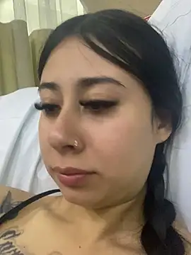 Snapshot of Zoee_t chatting on 03-06-26, 03:25 Zoee t online show from 03-06-26, 03:25