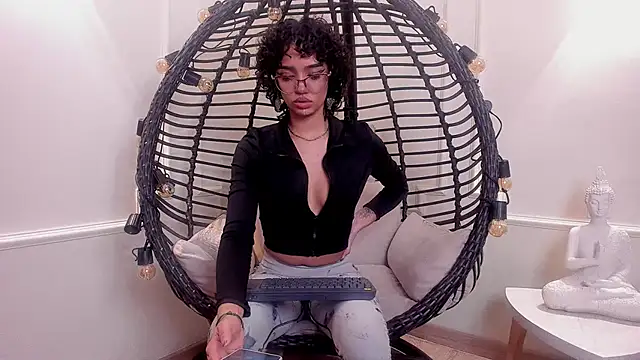 Snapshot of slutty_venus chatting on 01-12-25, 07:53 slutty venus online show from 01-12-25, 07:53